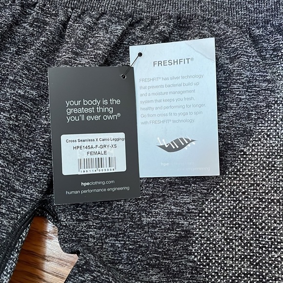 NWT Hpe Clothing Women’s Camo Leggings Size XS - Picture 4 of 6